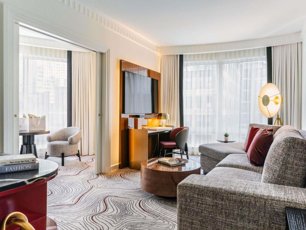 Grand Terrace with Chrysler View 1 King Bedroom Suite with Bathroom & Powder Room on 24th floor interior